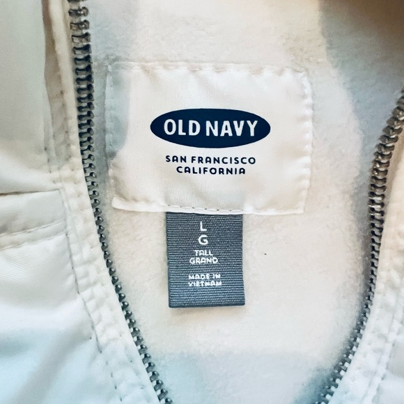 Old Navy puffer vest size Tall Large - Picture 6 of 6